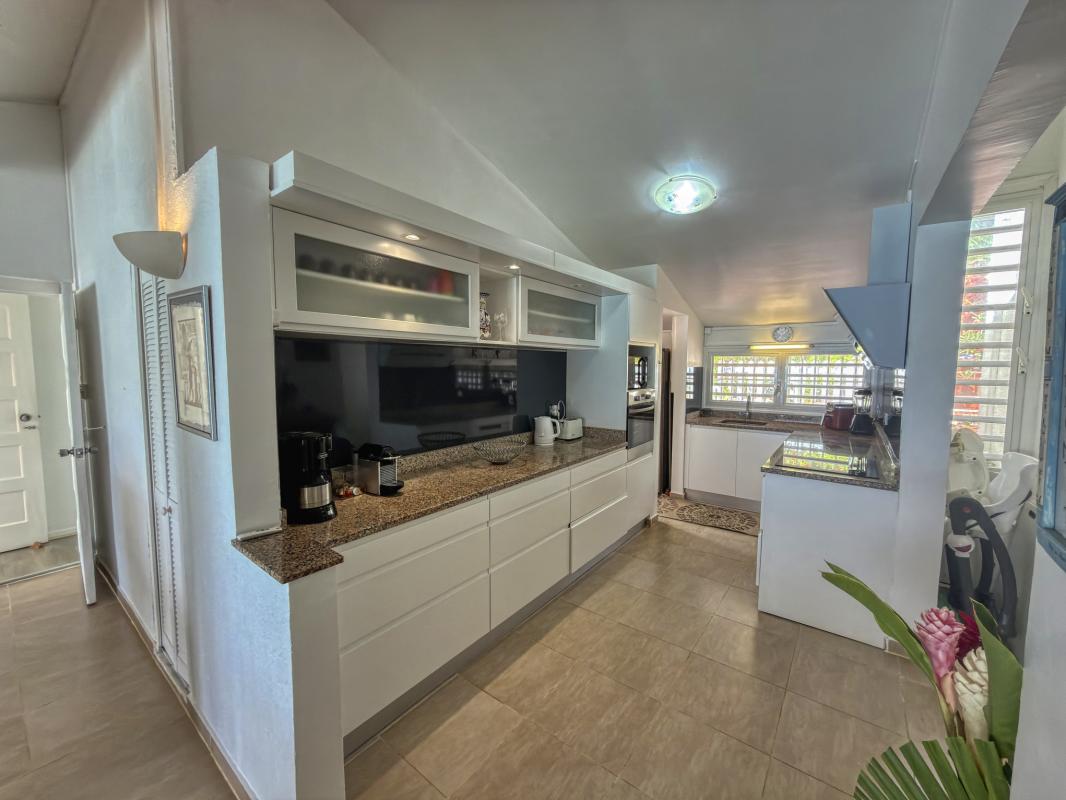 15.Location Villa piscine vue mer Ste Anne Guadeloupe_Cuisine